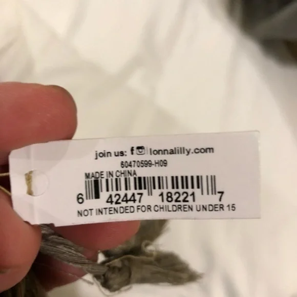 Lonna & Lily Tassel Scarf w/Gray Color Block NWT - Picture 7 of 8